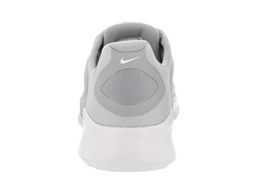 Nike Hallenschuhe in Grau